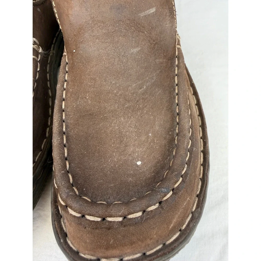 GH Bass & Co Womens Brown Suede Leather Slip On Loafers Moc Toe Shoes Size 8.5 M